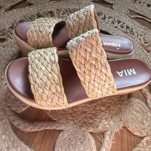 MIA Women's Cami Natural Raffia Platform Double Band Sandals Size 6.5 NWOT